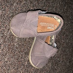 Toms